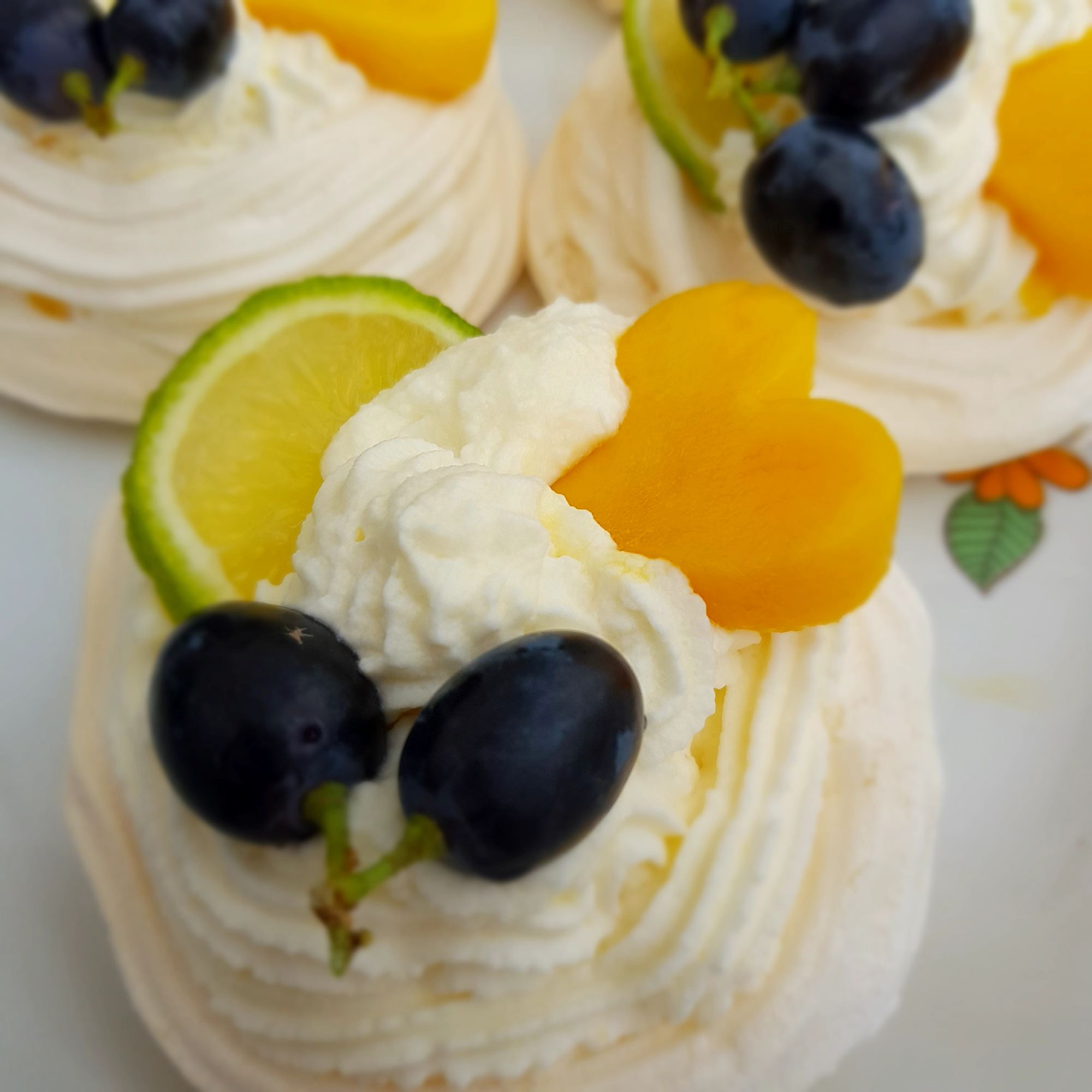 Mini Pavlova s lipovým sirupem